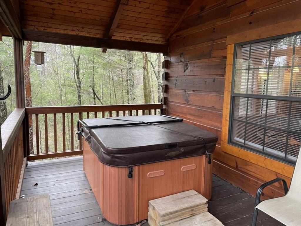 Crazy Bear - Motorcycle Friendly Home With Hot Tub And Grill Tellico Plains Екстер'єр фото